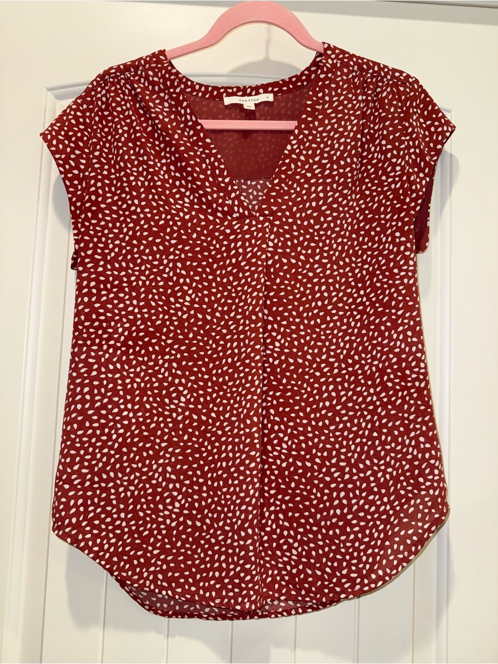 fun 2 fun Red Printed V-Neck Short Sleeve Blouse